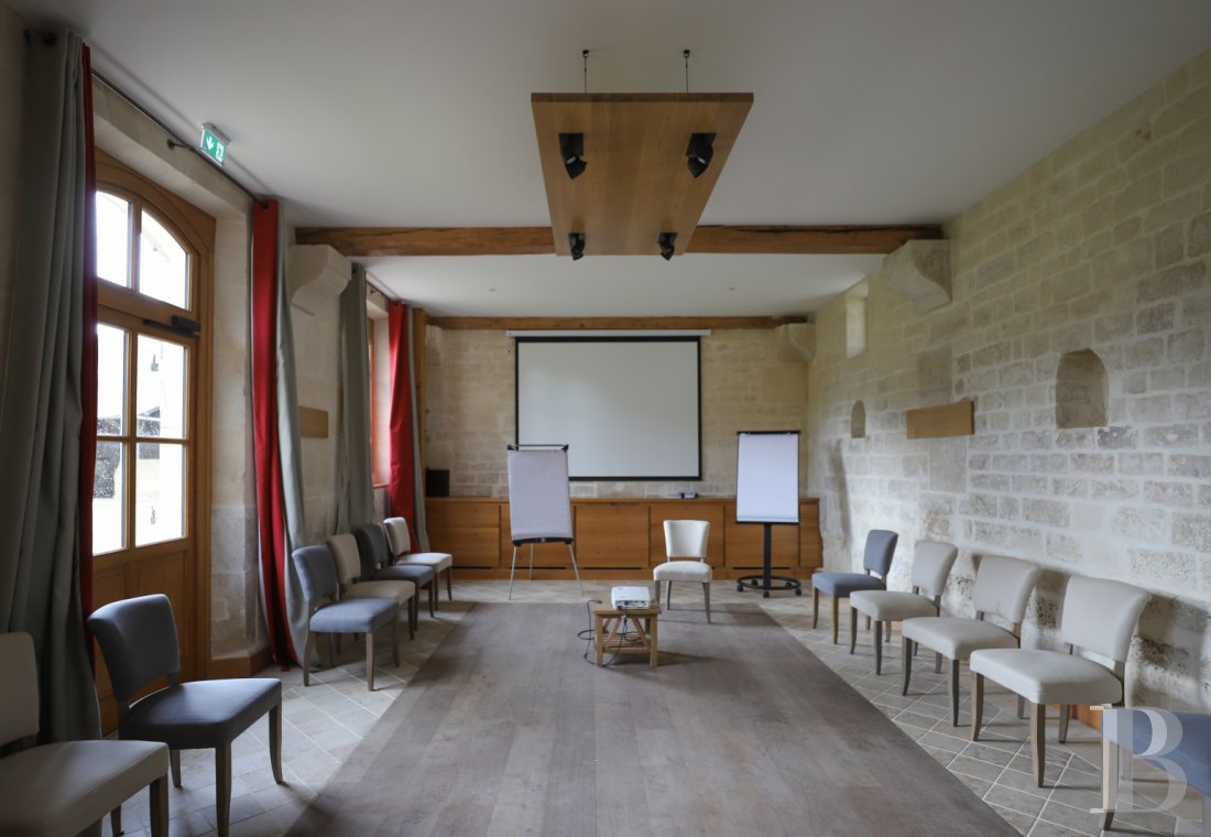 A large 18th century farmhouse and dovecote transformed into a hotel in the Oise, near Senlis - photo  n°17